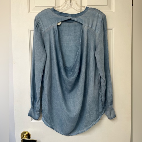 NWT California Moon Rise Blue Drape Back Blouse M - Picture 8 of 15